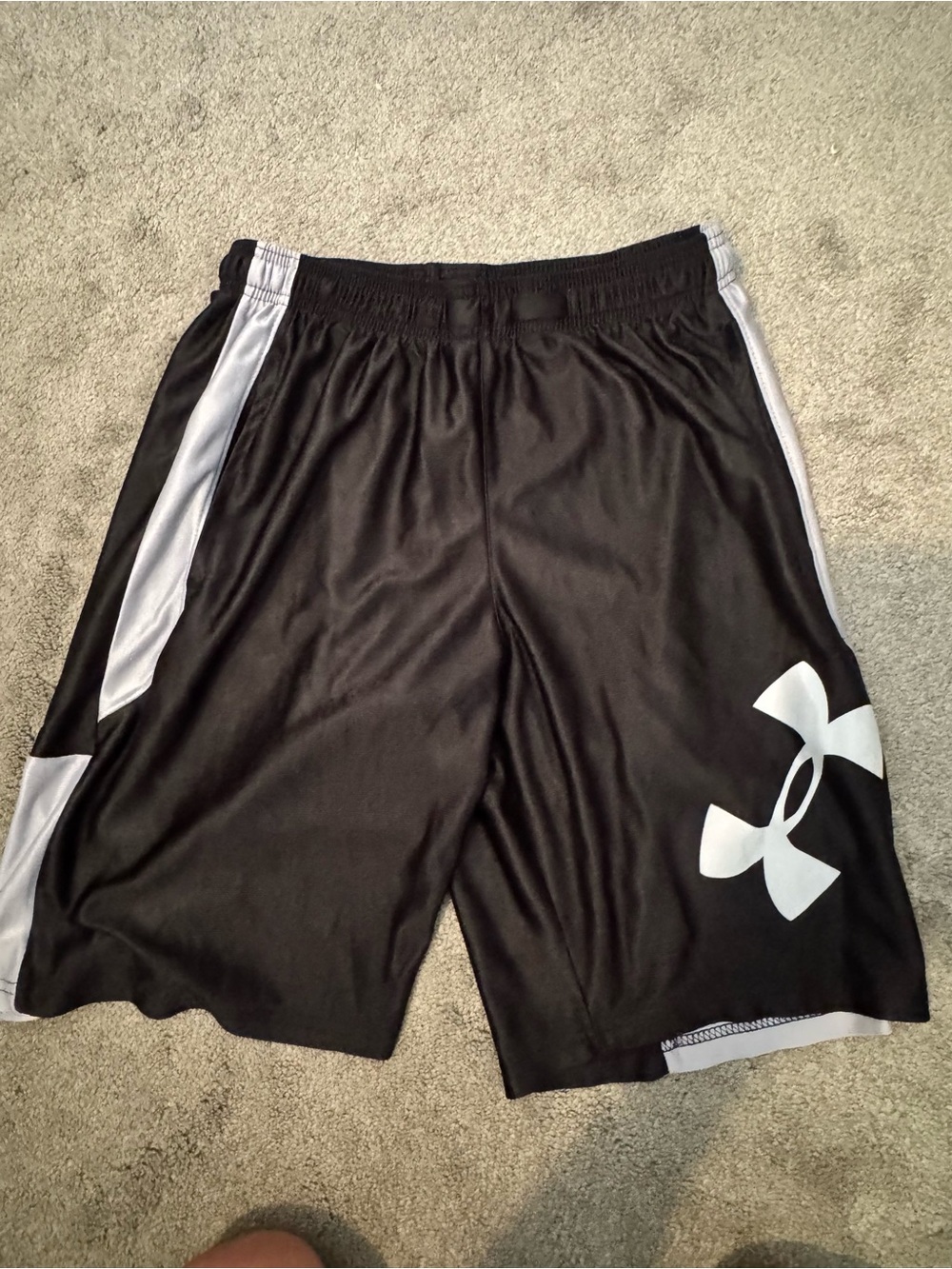 Men's Under Armour Shorts Size LG